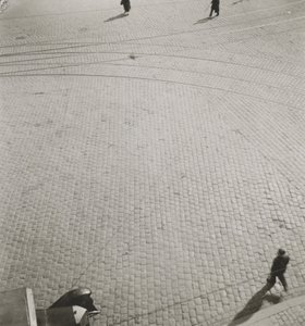 İsimsiz, c.1920 (jelatin gümüşü kontak baskı) by Laszlo Moholy Nagy