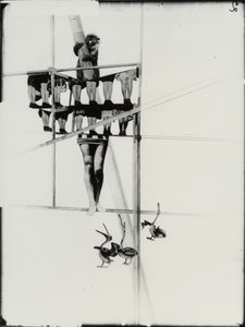 Dünyanın Yapısı, c. 1925. by Laszlo Moholy Nagy