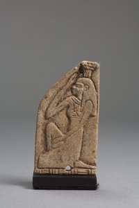 Nephthys Plaketi (fayans) (ayrıca bkz. 325655, 325657 ve 325658) by Late Period Egyptian