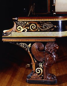Sir Lawrence Alma-Tadema tarafından tasarlanan, Steinway New York tarafından tasarlanan çok önemli bir piyano. 1887