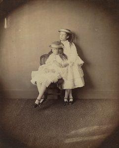 Julia ve Ethel Arnold, 1872. by Lewis Carroll