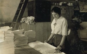  by Lewis Wickes Hine