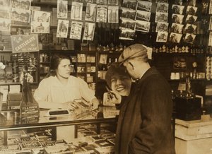  by Lewis Wickes Hine