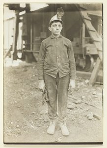  by Lewis Wickes Hine