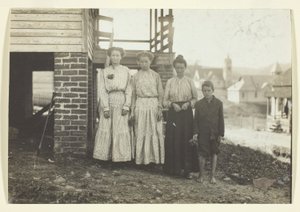  by Lewis Wickes Hine