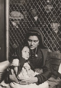  by Lewis Wickes Hine