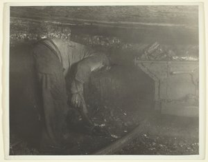  by Lewis Wickes Hine