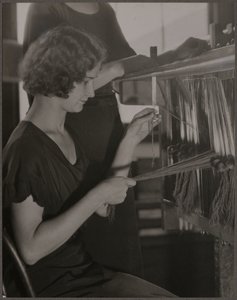 Koşum Takımının Hazırlanması by Lewis Wickes Hine