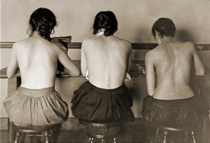 Dikiş makinesi kızları, c.1917
