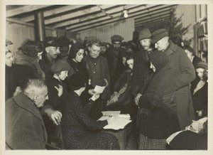  by Lewis Wickes Hine