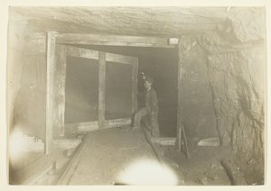  by Lewis Wickes Hine