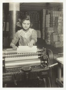 by Lewis Wickes Hine
