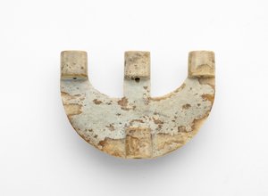 Yay şeklinde kolye, ilave süslemeli, MÖ 3300-2250 dolayları