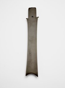 Çatallı bıçak (zhang 璋), MÖ 2000-1700 dolayları (yeşim, nefrit)