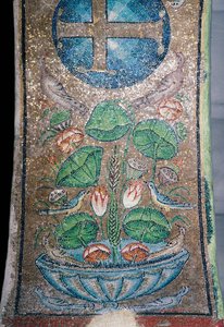 Çiçekler ve kuşlar, erken Hıristiyan kilisesi Panagia Ahiropiitos veya Panagia Acheiropoietos, Achiropita (insan eli tarafından yaratılmamış) olarak da adlandırılır, Selanik, Orta Makedonya, Yunanistan, 5. yüzyıl (fotoğraf) by Unbekannt Unbekannt