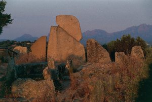 İtalya, Sardunya, Arzachena, Olbia-Tempio eyaleti, Li Longhi Giants