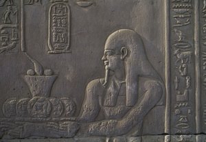 Bir bağışçıyı betimleyen kabartma, Kom Ombo Tapınağı, Mısır, Mısır uygarlığı, Ptolemaios hanedanı, MÖ 2.-1. yüzyıl by Unbekannt Unbekannt