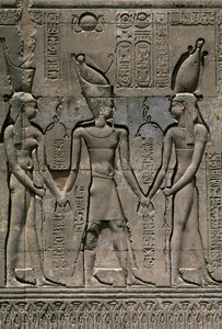 Thutmose III ve Tanrılar Heka ve Khnum ile Rölyef, Khnum Tapınağı Hipostil Salonunun Cephesi, Esna, Mısır, Mısır uygarlığı, Firavun ile Detay by Unbekannt Unbekannt