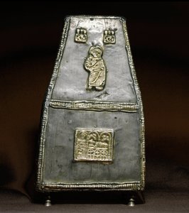 Ortaçağ Arkeolojisi (Orta Çağ). Barbarian Art of Lombardy: Emanetler (kalıntılık) almak için gümüş kutu. Lombard sanatı, 8. - 9. yüzyıl. Para. Cividale del Friuli, Chretien Müzesi, katedralin hazinesi