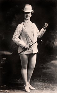Lily Iris, oyuncu, 1906.