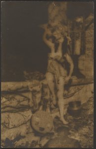 [Yueqin ile Kadın Dansçı] by Louis Fleckenstein