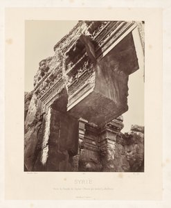 Gezicht op de collonade in het midden van de tempel van Luxor, Mısır (Mısır/Louksor Tapınağı, Orta revakların genel görünümü (Thebes) Antik Mimari: Mısır, Yunanistan, Küçük Asya: Fotoğraf Albümü (seri başlığı) by Maison Bonfils