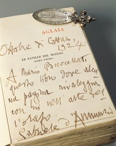 Süslü saplı gümüş kitap ayracı, doğal motifler ve Gabriele D