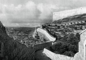 Kudüs Duvarı yakınlarındaki Yahudi mezar yerleri, 1937 by Martin Hurlimann