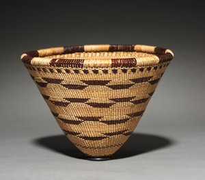 Yük Sepeti Modeli, 1900. by Mary Benson.