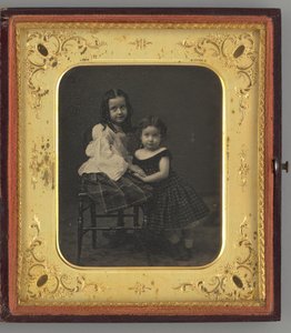 İki Kızın İsimsiz Portresi, 1861. by Mathew Brady