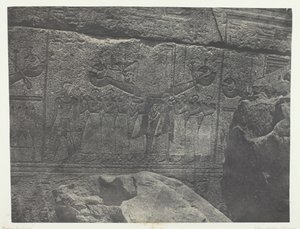 Karnak Sarayı, Granit Kutsal Alanının Dış Heykelleri, Thebes, 184951, 1852 basılmış. by Maxime Du Camp