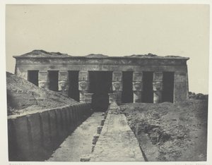 Genel Görünüm, Büyük Dendera Tapınağı (Teutyres), Yukarı Mısır by Maxime Du Camp
