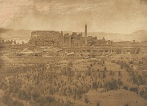 Doğu'dan alınan Karnac Sarayı Harabelerinin genel görünümü - Teb, 1849-50. by Maxime Du Camp