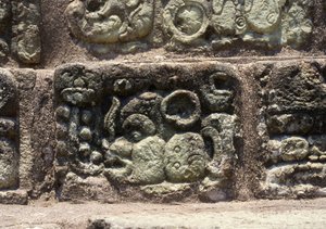 Hiyeroglif Merdiven üzerindeki Copan şehrinin glifi, Geç Klasik Dönem (600-900) MS 760 dolayları