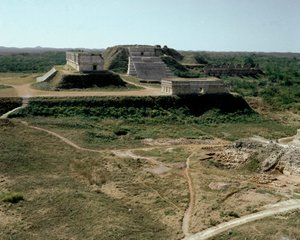 Valilik sarayından bir görünüm, 9.-10. yy. by Mayan