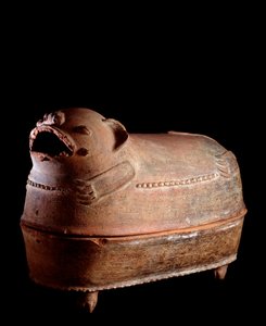 Kolomb öncesi sanat, Maya uygarlığı, geç klasik dönem: jaguar şeklinde kapaklı tetrapod kilden mezar vazosu. Nebaj, Guatemala
