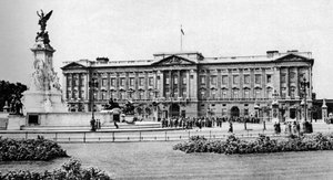 Restorasyonundan sonra Buckingham Sarayı, Londra, 1926-1927.