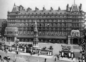 Charing Cross tren istasyonu, Londra, 1926-1927. by McLeish