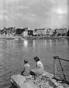 Strand-on-the-Green, Chiswick, Londra, 1926-1927 by McLeish