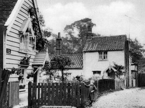 Hadley Green, Londra, 1926-1927 tarafından ahşap kulübeler. by McLeish