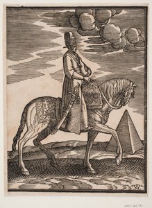 Boynunda bir matara olan binici, profili sağa doğru; sağ tarafında bir kılıç ve eyerin üzerine serilmiş, önünde bagaj; sağda, arka planda bir piramit by Melchior Lorck