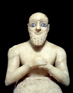 Sanat Mezopotamya: Görevli Ebih-il Heykeli. Albaster, deniz kabuğu, lapis-lazuli ve şist heykeli, MÖ 2500 civarında (Sümer dönemi, MÖ 2900-2200 civarında). Mari