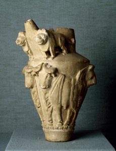 Mezopotamya sanatı: boğalar ve aslanlarla ritüel kireçtaşı vazo. Güneş. H. 30.2 cm Uruk (veya Uruk), Irak bölgesinden. Bağdat, Arkeoloji Müzesi by Mesopotamian Mesopotamian