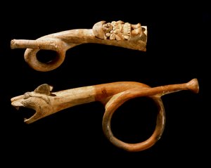 Kolomb öncesi sanat, Mochica kültürü (Çirkin, mochica): pişmiş toprak trompet. 200-500 AD Göteborg, etnografya müzesi