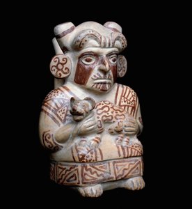 Kolomb öncesi sanat, mochica uygarlığı (çirkin, mochica): Kollarında bir kedi ile bir Mochica şefi. Antropomorfik kil vazo. 200 M.Ö.-700 AD. Lima, Ulusal Antropoloji ve Arkeoloji Müzesi, Peru by Moche Moche