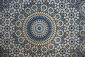 Thamiel glaoui Kasbah, zellij çini işi, detay (seramik) by Moroccan School