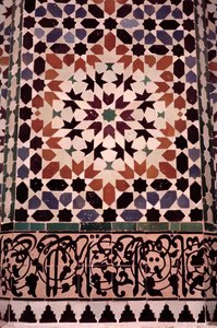 1565 yılında Saadianlar tarafından inşa edilen ana avlunun alt duvarı (zellij çini işi) (186515 detayı) by Moroccan School