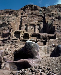 Vazo mezarının görünümü, MÖ 6. yy by Nabatean Nabatean