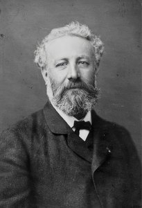 Jules Verne (1828-1905). Fransız yazar. 1880 civarında by Nadar