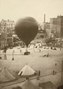 Le Neptune, Place Saint-Pierre, Montmartre, 23 Eylül 1870 by Nadar